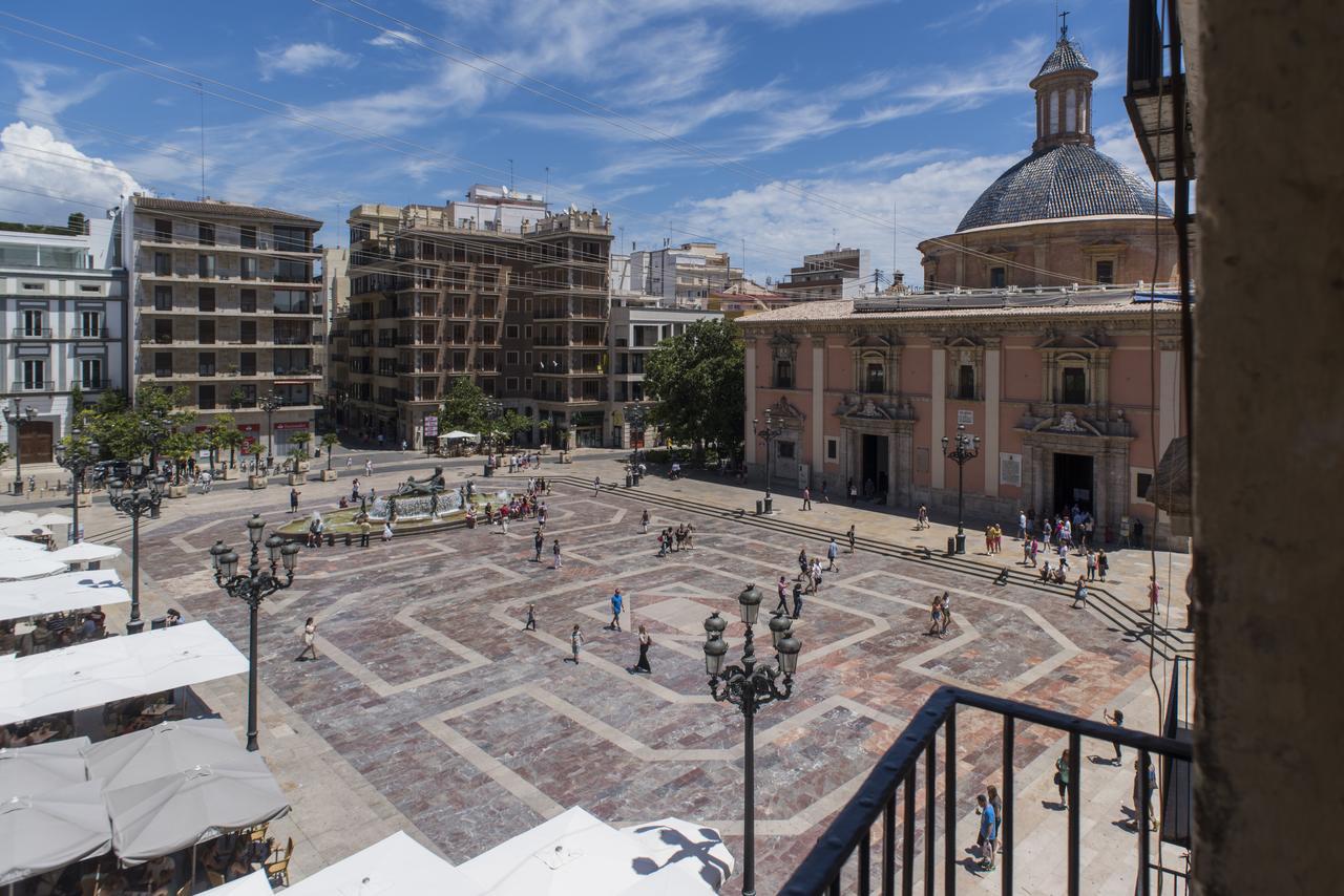 Plaza De La Virgen Apartment Valencia Exterior photo